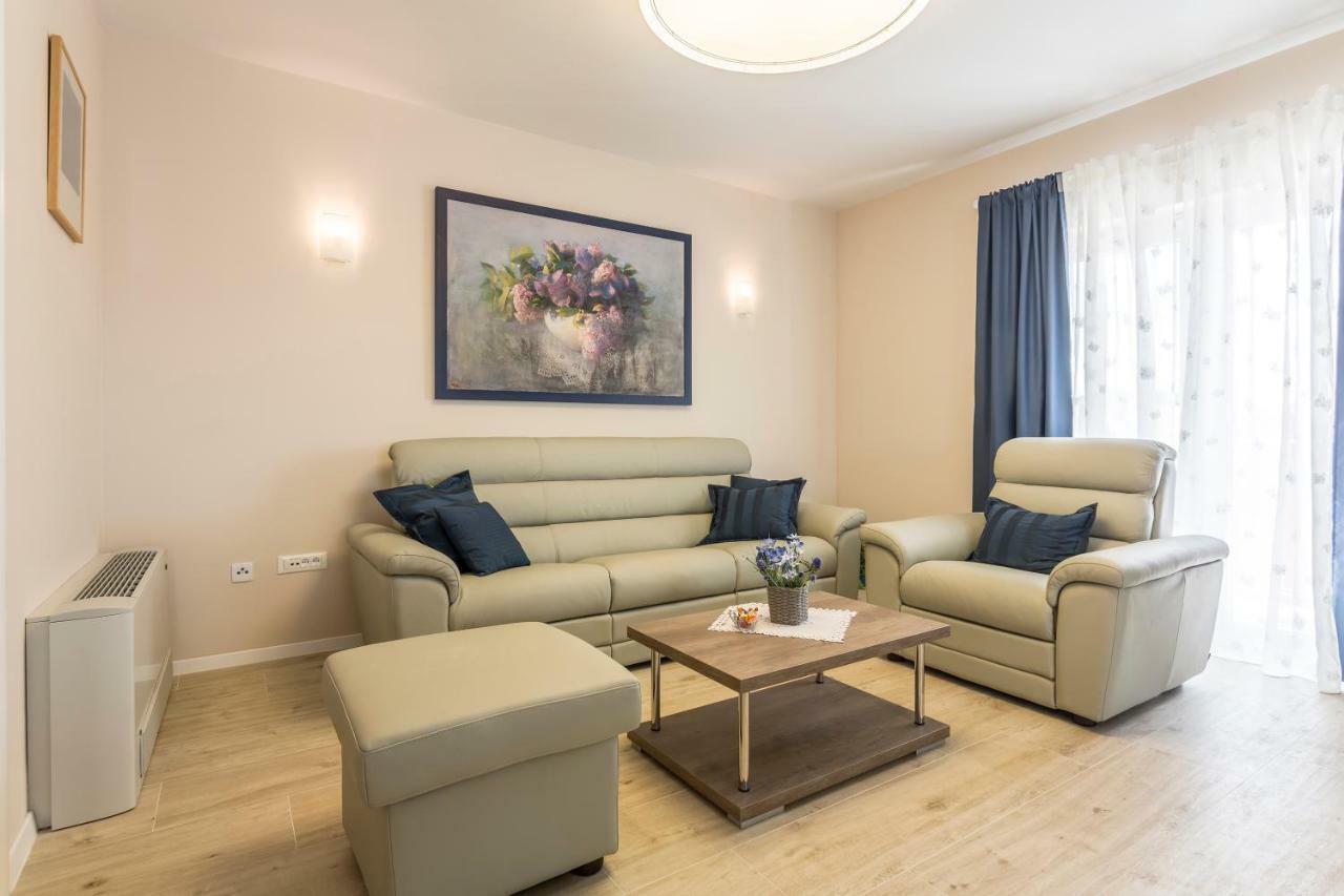 Villa Flores Рогозниця Екстер'єр фото
